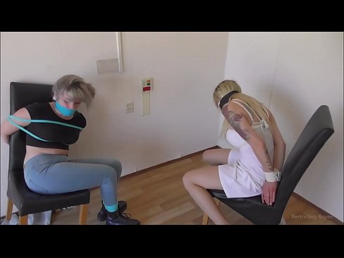 ❤️ Woledzera / womangidwa komanso wotsekeredwa / msungwana wovutika Kanema wakugonana pa ife% ny.watchhentai.ru% ❌
